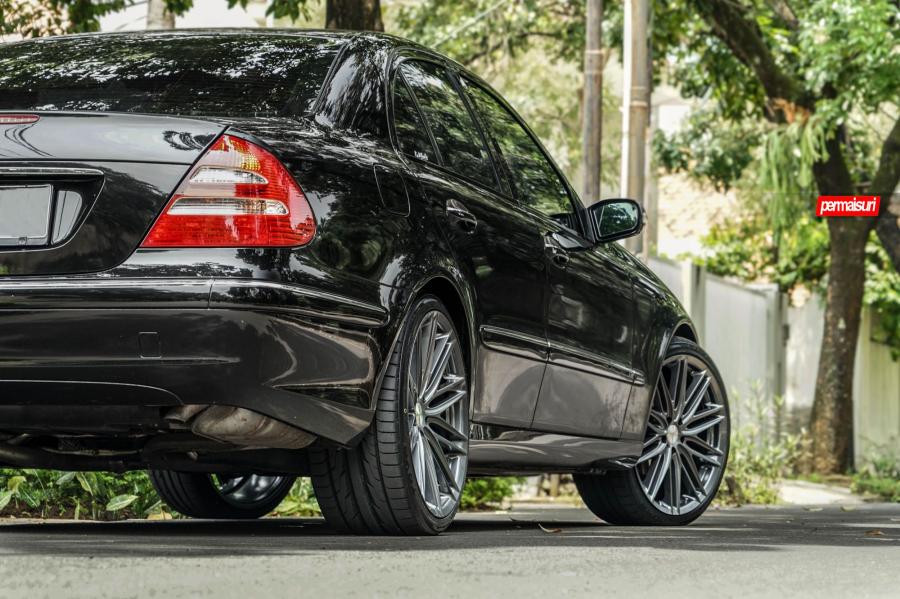 Детали экстерьера Mercedes-Benz E260 on Vossen Wheels (VFS4) 2017 года  (фото 5 из 12)